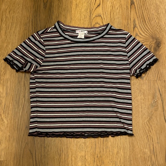 3 for $15! Crop Top - Picture 1 of 3